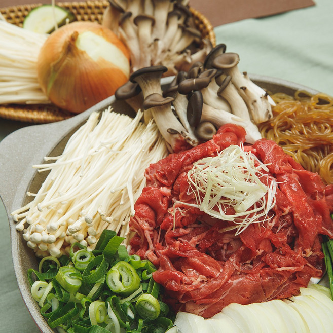 깊고 풍부한 감칠맛이 일품인 소불고기전골 2인분 밀키트 1개 709g 쿠킹박스 간편 요리 집들이 음식 생신상 메뉴 간단한 저녁 요리 포장 찌개 생일 음식