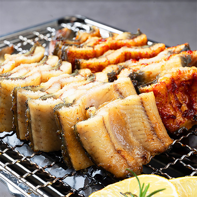 [고창 직배송] 고창풍천장어 국내산 자포니카 초벌 민물장어(소스2종+와사비2개+생강채 증정), 1개, 2kg(손질후1,100g내외)