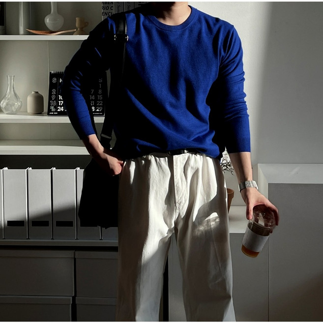 깔끔한 무지 기본 소프트 라운드 레귤러핏 워셔블 남자 기본 니트