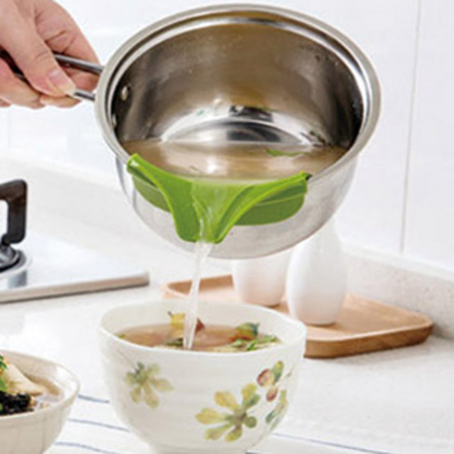 반디몰 냄비 실리콘 국물 따르개 깔대기 조리도구 (국물깔때기/냄비홀더/흘림방지/주방용품/조리기기/조리기구 추천), 1개