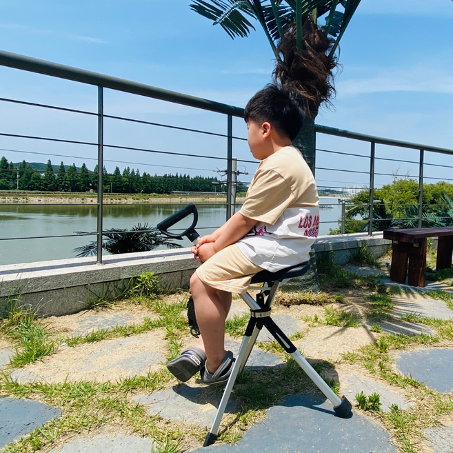 [타다체어] 허리무릎 보호 접이식 간이 의자 골프 갤러리 오픈런 놀이동산 줄서기 필수템, M, 1개, 블랙