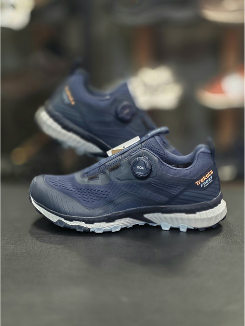 트렉스타 동아쇼핑 코브라 플로우 (네이비)고어텍스 트레킹화 (2026년신상품) 완전방수 땀배출 기능의 산행및 트레킹에 최적화된 고어텍스 트레킹화 (사은양말 증정