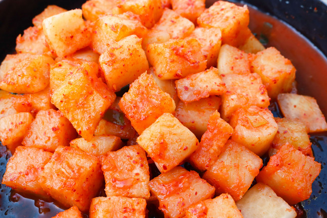 국내산 깍두기 무김치 아삭김치, 2kg, 1개