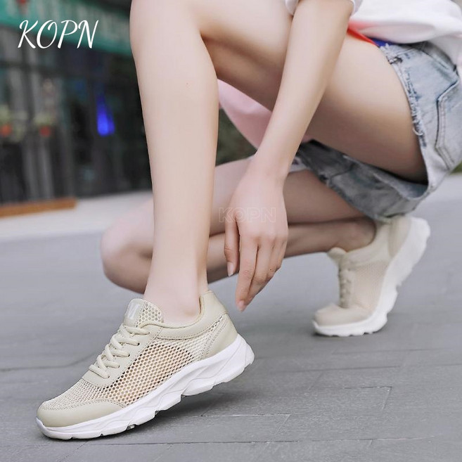 KOPN 여름 펀칭 통기 망면 캐주얼 운동화 여자 소프트 바닥 가벼운 여행 러닝화 학생 단화