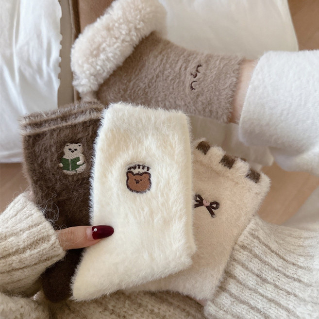 Banjiwu 여성 겨울 귀여운 퍼 수면 양말 무압박 수면 양말 퍼 양말 임산부 무압박 장목 양말 중목 양말 보온 방한 용품 선물 패션 발열 양말 4족 세트