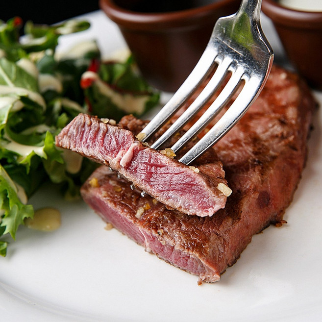 할매정육점 [3만원이상 떡갈비증정] 부채살 칼집 스테이크 300g+300g 소스증정, 2개, 600g