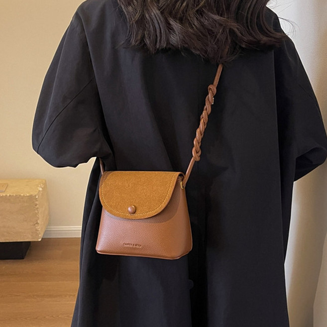 후쿠호 여성용 미니 크로스백 스웨이드 플랩 꼬임스트랩 데일리 숄더백 가벼운 외출가방