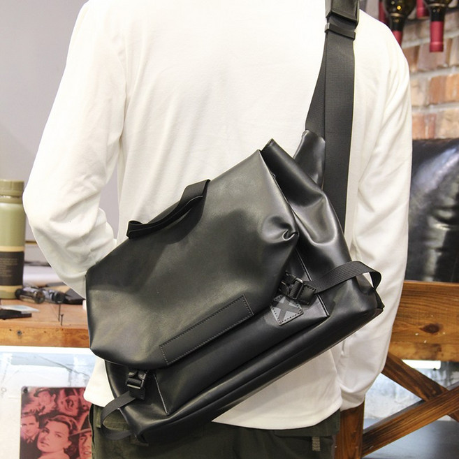 남성 크로스백 패션 심플 메신저 손잡이 노트북 아이패드백