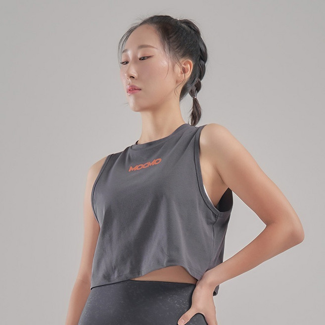 MOCMO 여성 일상복 헬스 운동 러닝 크로스핏 스포츠 스몰로고 크롭 나시