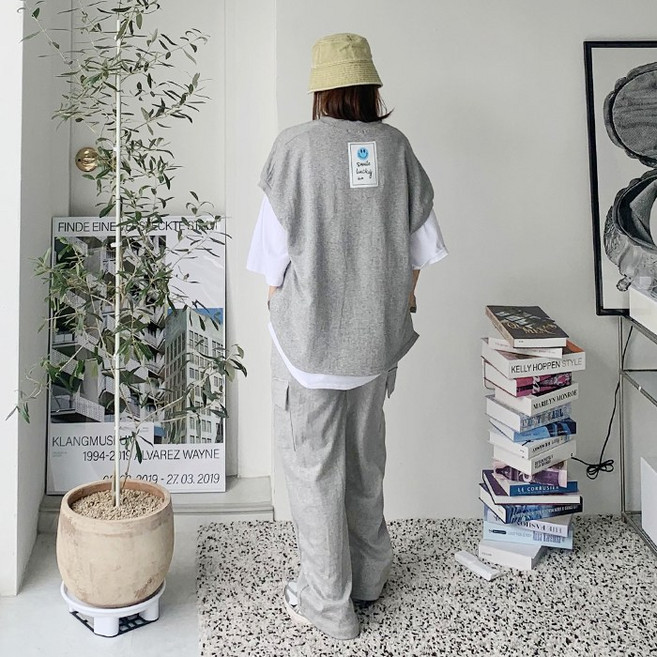 애플망고옷장 오버핏 간절기 패치조끼 브이넥 맨투맨 쭈리 베스트