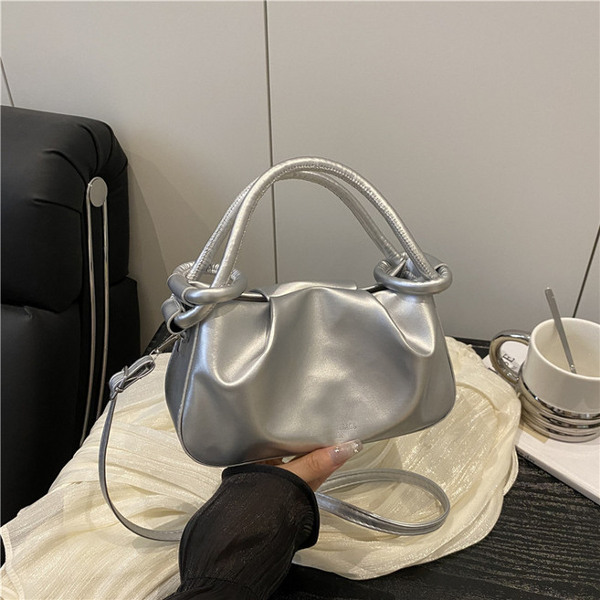 精緻簡約小拎包小衆褶皺雲朵包女新款時尚百搭單肩斜跨包銀色默認顏色, 銀色