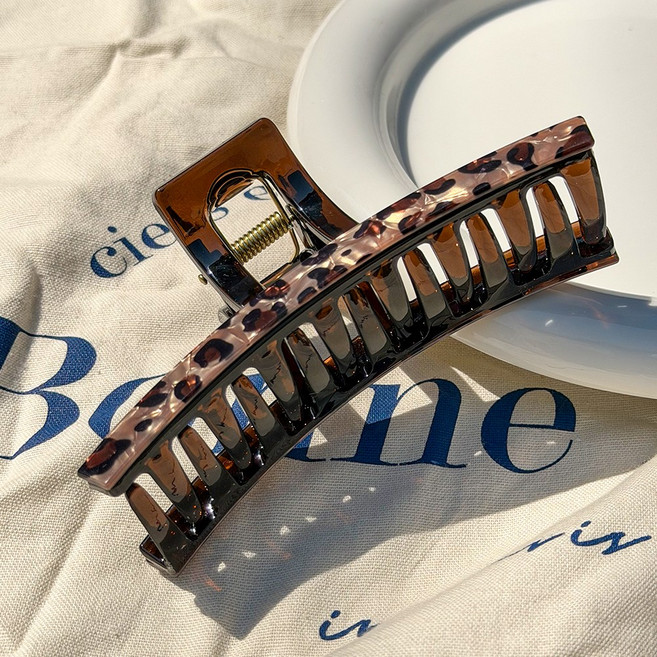 [미앤지코리아] 호피 무늬 사각 반묶음 헤어핀 머리집게핀