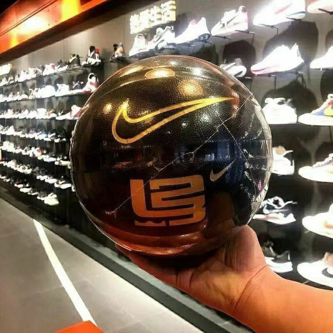 Nike 籃球 室內外通用訓練比賽用球, 黑金,籃球+打氣筒球包球針網兜, 1個, 篮球