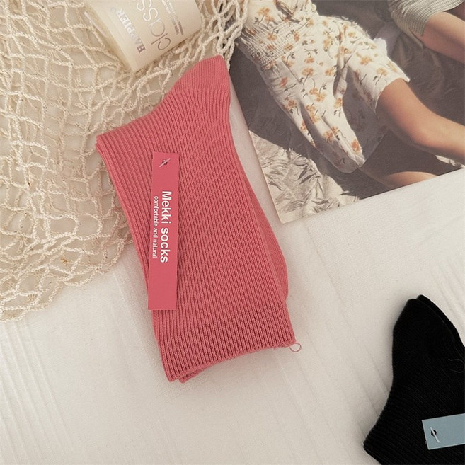 純棉雙針中筒襪 女生全棉不臭腳襪子 吸汗防臭素色女襪 高品質糖果色棉襪 多巴胺穿搭
