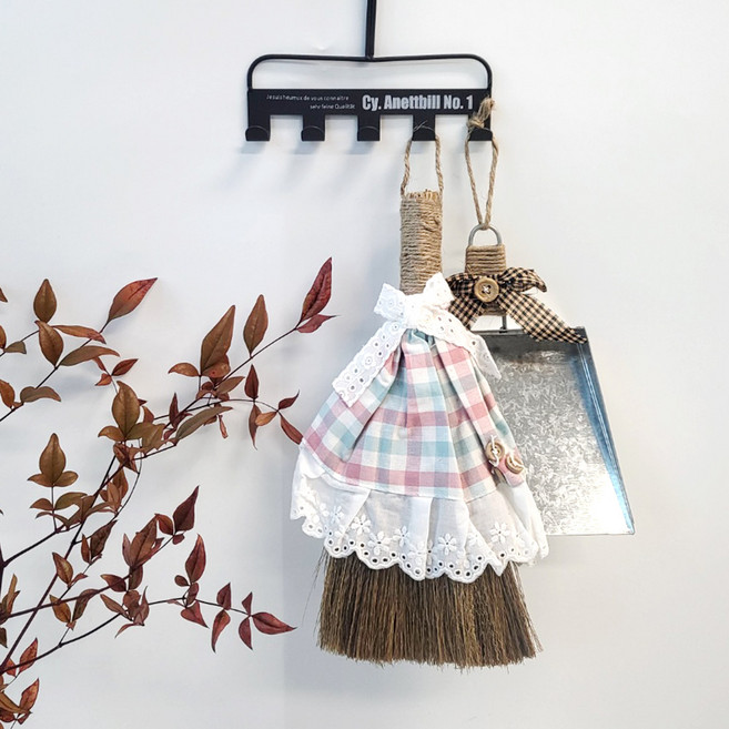 블루핑크 체크패턴 빗자루 소품 세트