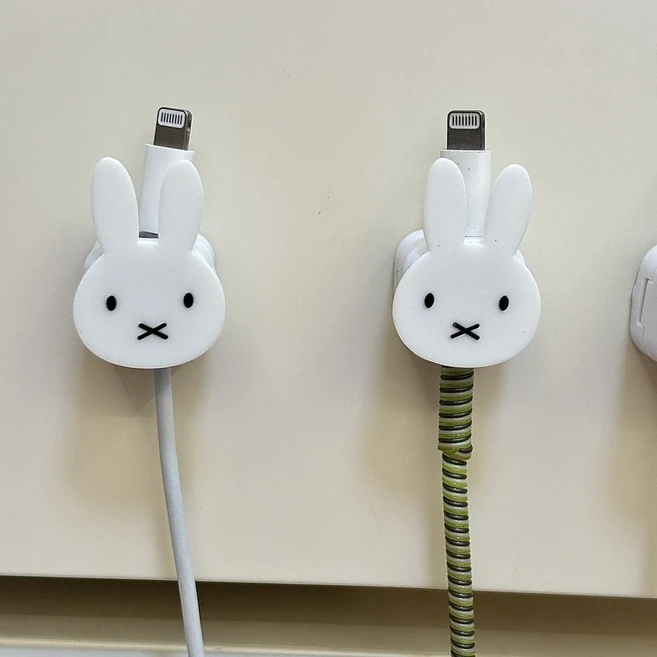 Miffy 데이터 케이블 홀더 귀여운 애니메이션 만화 크리 에이 티브 간단한 자기 흡입 Kawaii 데스크탑 전화, 02 2pcs-miffy