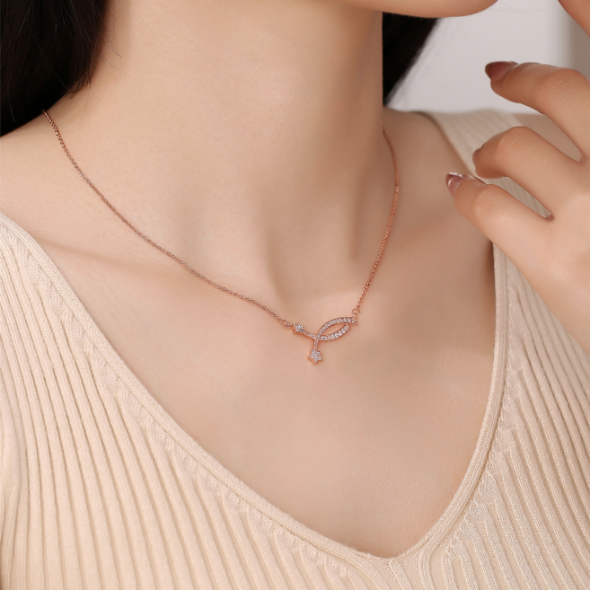 Youmi 여성 14K 도금 행운의 별 스마일 얼굴 별 목걸이 FV04