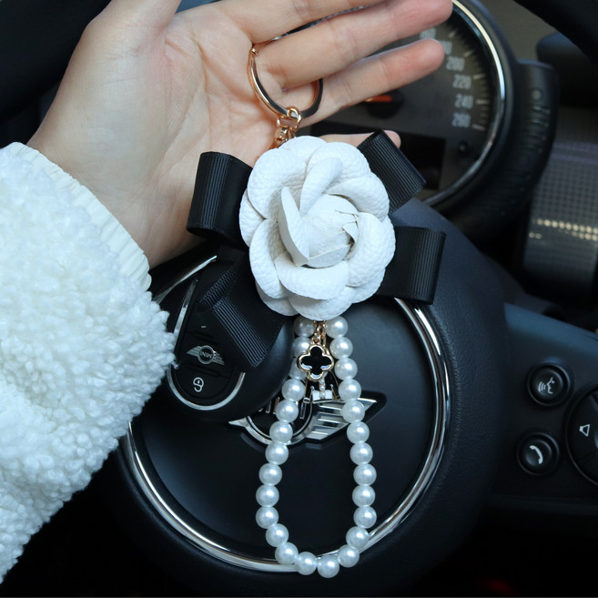 유니네샵 동백꽃 리본 진주 스트랩 키링 참장식 열쇠고리 키홀더 백꾸 백참 투명창 박스포장, 1개, 화이트 + 박스포장