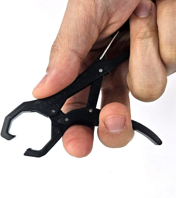 즐낚 미니 멀티 카라비너그립 물고기집게 수건걸이 훅캡걸이, 블랙, 1개