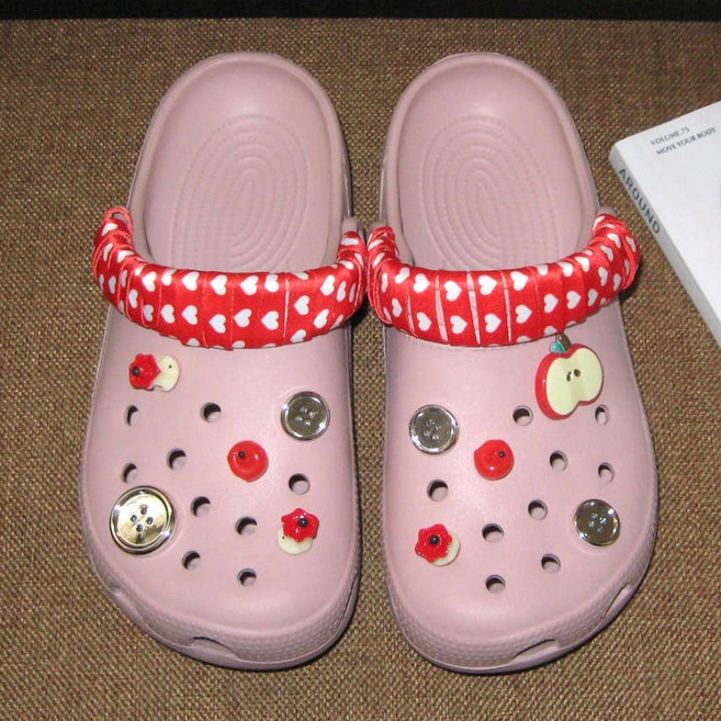 곰돌이샵 귀여운 입체 사과 파츠 발편한 경량 EVA 클로그 샌들 슬리퍼