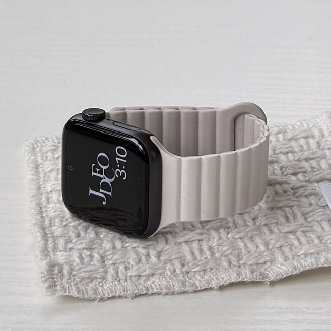 애플워치 호환 마그네틱 소프트 실리콘 스트랩 밴드, 1개, 엔틱 화이트