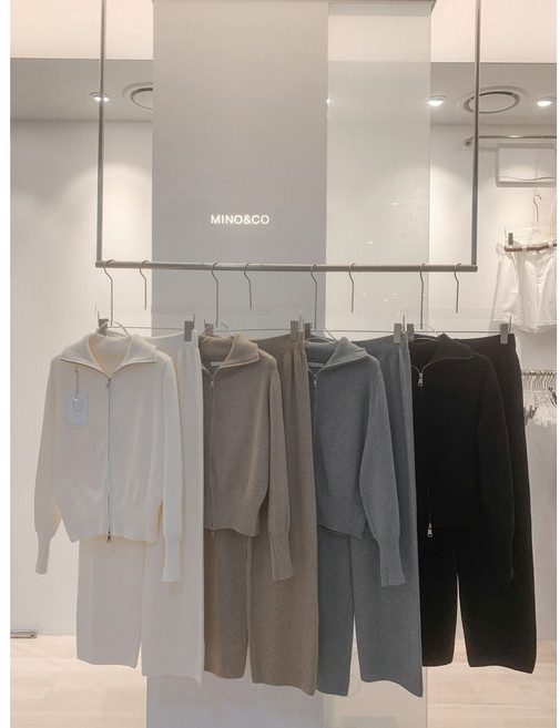 5위 - 루어스룸 랄라 여성 하이넥 집업 니트 투피스 세트 (4color)