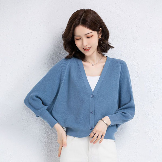 ROYALBELLE 여성 브이넥 가오리소매 버튼 포인트 루즈핏 데일리 캐주얼 기본 디자인 긴팔 니트 가디건 M0092613