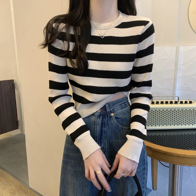 여성 스트라이프 니트 긴팔 티셔츠 간절기 데일리핏 라운드넥 탑