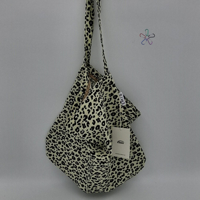 [국내 매장 정품] 이미스 에코백 22Y 레오파드 코듀로이 아이보리 + 카라비너