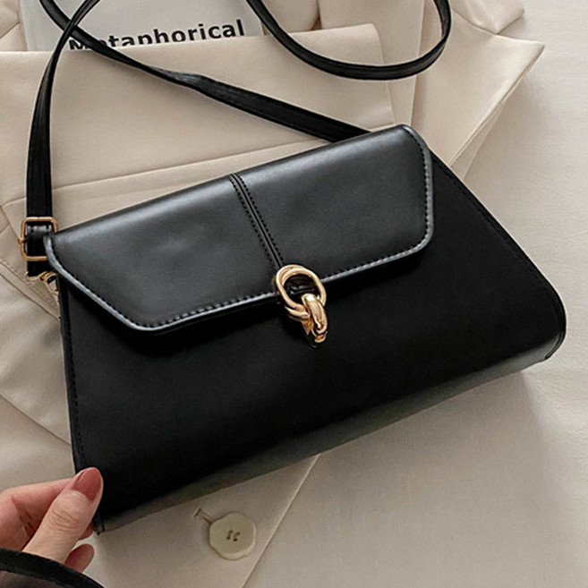 글램디브 제르벤 심플 스티치 버클 크로스백 A2161