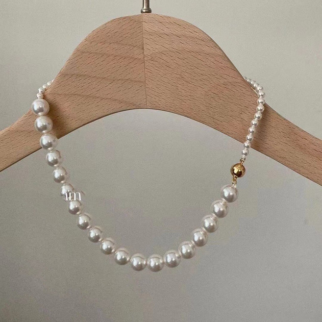 홍시마켓 여성 하객룩에 잘 어울리는 우아하고 고급스러운 진주목걸이