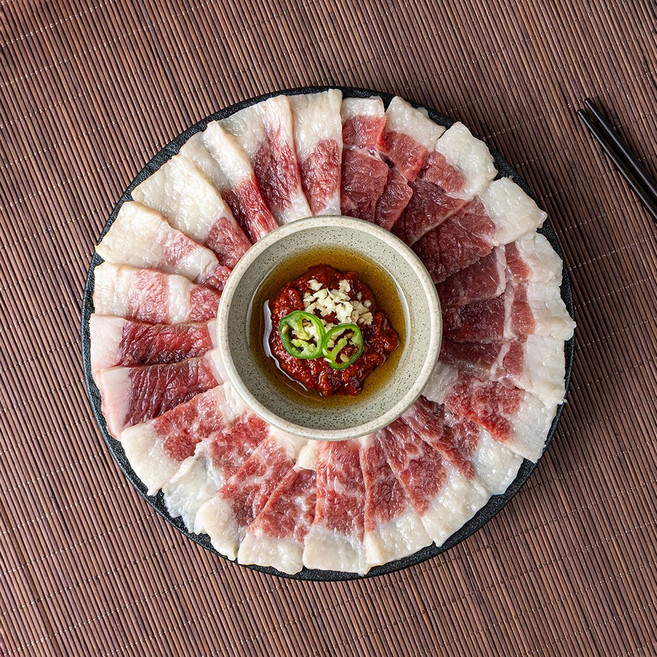 국내산 한우 차돌 사미시 생차돌 뭉티기 대구 육회 생고기 최상급 (양념장포함), 1개, 200g