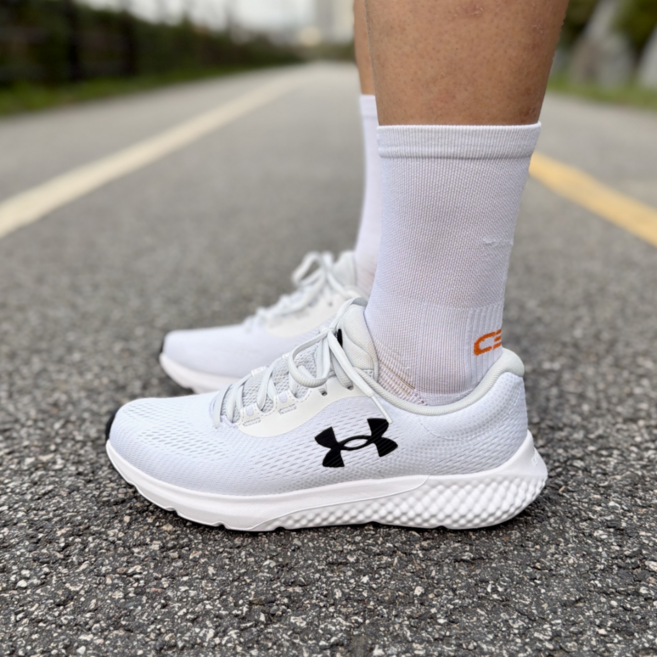 언더아머 CA 남성 화이트 런닝화 발편한 운동화 데일리 트레이닝 신발 쿠션 조깅화 워킹화 헬스화 슈즈케이스세트