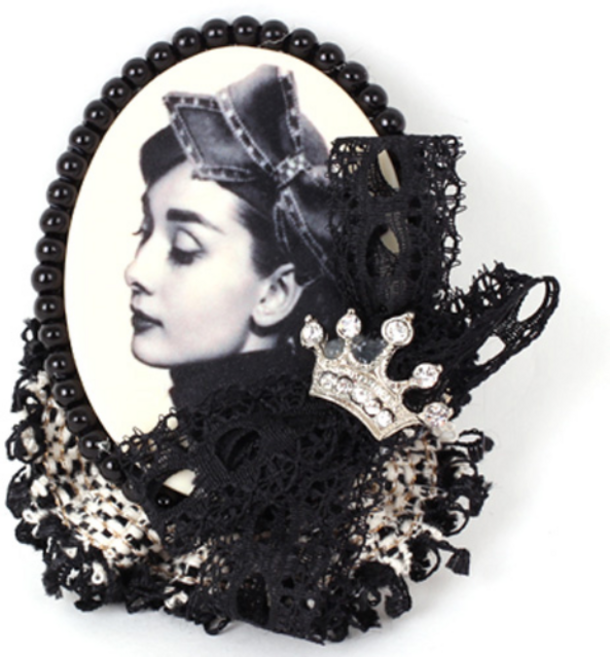 크리스크라운 오드리 트위드 티아라 브로치