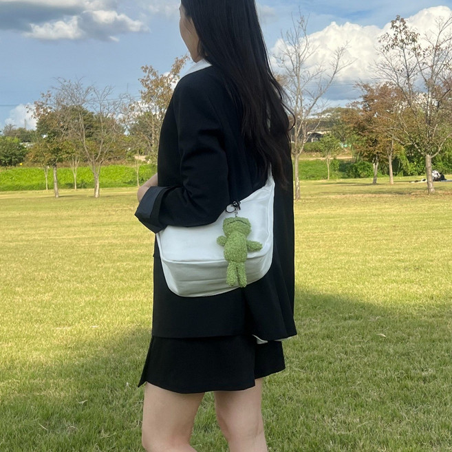 BF 반달가방 크루와상백 크로스백 만두백 가벼운 남녀공용 여행용 일상 숄더백 키링백