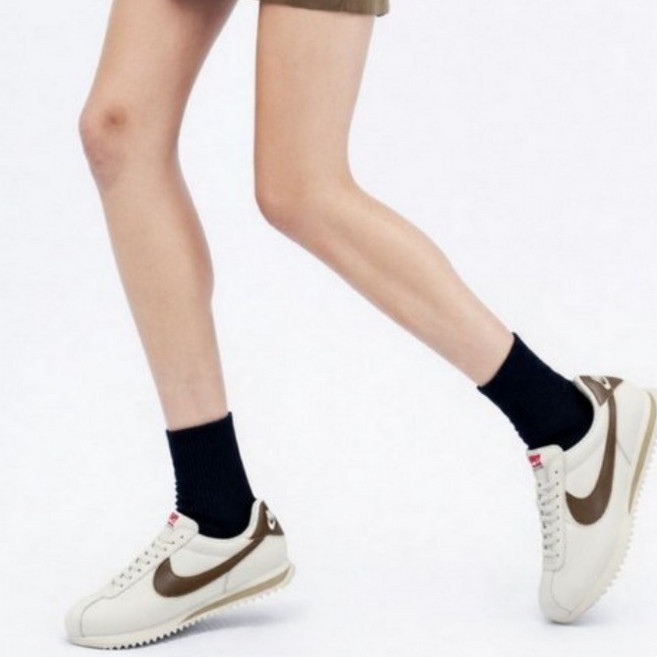 [국내 백화점]나이키 우먼 여성 코르테즈 + 사은품 신발끈 세트