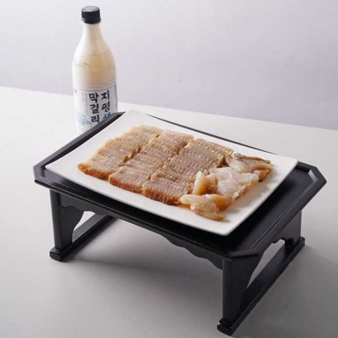 흑산도 산지직송 흑산도 홍어 국산 국내산 삭힌 싱싱 날개살 회 묵 코 삼합 택배 300g 500g 600g 1kg (수제초장 포함), 중, 1개