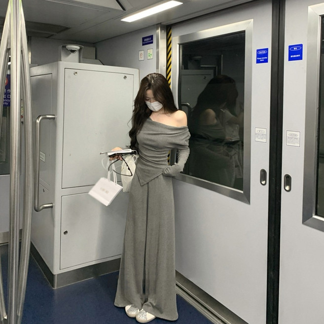 Asure 여자셋업 트레이닝 세트 상하 세트 꾸안꾸 오프숄더 티셔츠+와이드팬츠