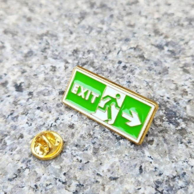 선물용 비상구 EXIT 가방 꾸미기 뱃지 브로치, 1개, 그린