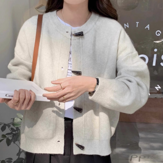 여성 베이직 니트 가디건 버튼형 데일리 간절기