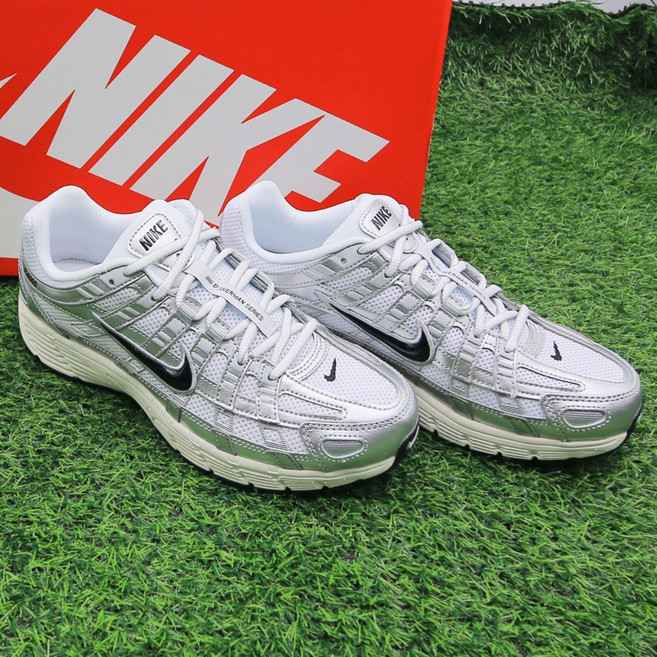 나이키 P6000 국내매장정품 메탈릭실버 아이언 틴트 화이트