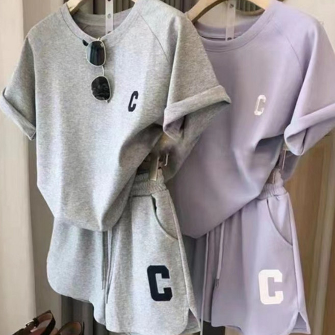 1+1 여성 트레이닝 세트 여름 루즈핏 반팔 티셔츠+핫팬츠 반바지 레터링 자수 실내복 캐주얼 상하의 투피스 세트