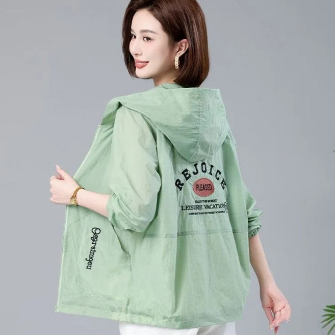 라부라카 중년여성 여름 얇은 후드 바람막이 자켓 자외선차단 루즈핏점퍼 빅사이즈 스포츠 바람막이재킷 엄마옷 7136