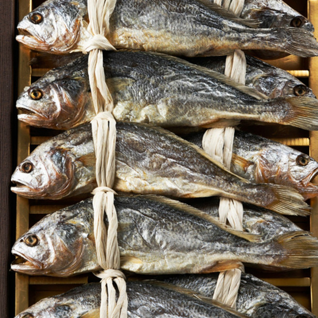 영광 법성포 백순기굴비 보리굴비 10미 세트, 1박스, 보리굴비 1.8kg