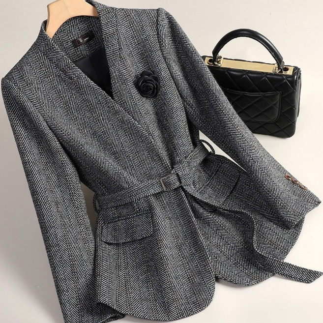 비아이와이 슬림핏 여성 브이넥 정장 자켓 코트 데일리 정장룩 D125