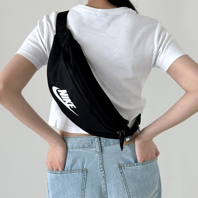 국내매장정품 나이키 NIKE 헤리티지 웨이스트팩 3L 크로스백 남성 여성 힙색 허리색 슬링백 여행용 가방 HM8104 + 파우치