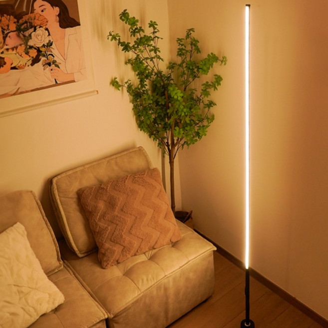 루카시아 플로어 LED 인테리어 거실 장스탠드, 블랙