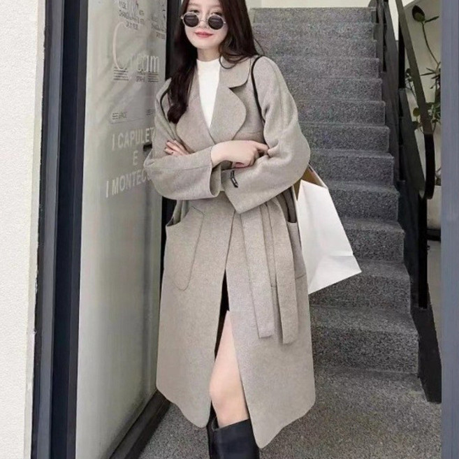 봄 양면플리스 코트 가을 모직코트 세련된 칼라감 고급스러움 슬림 핏 실루엣 트렌치코트 여성용 끈 장식 핏감 조절 미디렝스 한국 스타일 릴렉스 핏 패션 외투