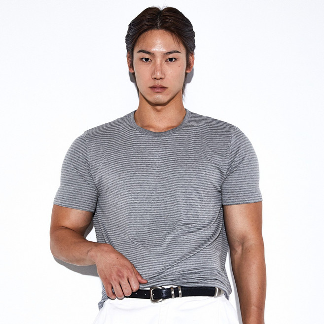 알브이디 핀 스트라이프 크롭 머슬핏 반팔티(2color)