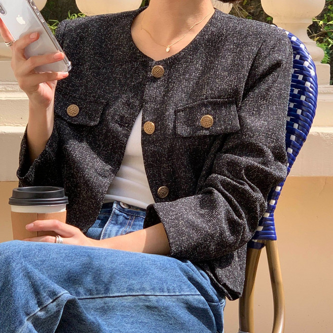 (자체제작) 루어스룸 젤리 가을 간절기 루즈핏 긴팔 골드버튼 포켓 라운드넥 숏 트위드 하객룩 자켓